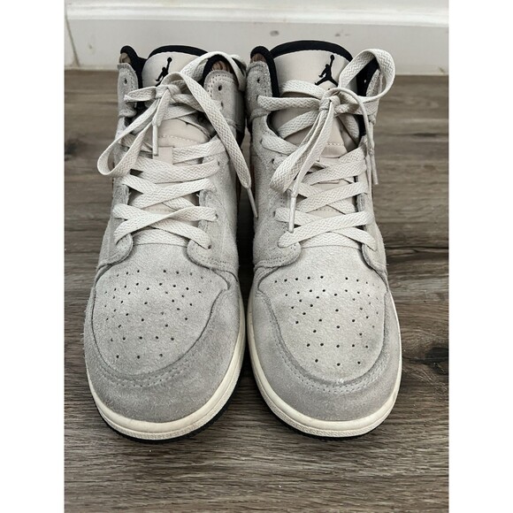 Nike Youth Air Jordan AJ1 Mid SE  Beige Suede  Sneakers DZ5370-102 Size 7Y - Picture 3 of 8